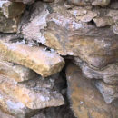 Réparer un mur de pierre