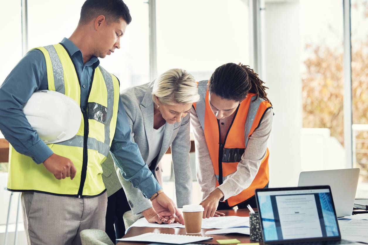 un bureau d'étude en construction