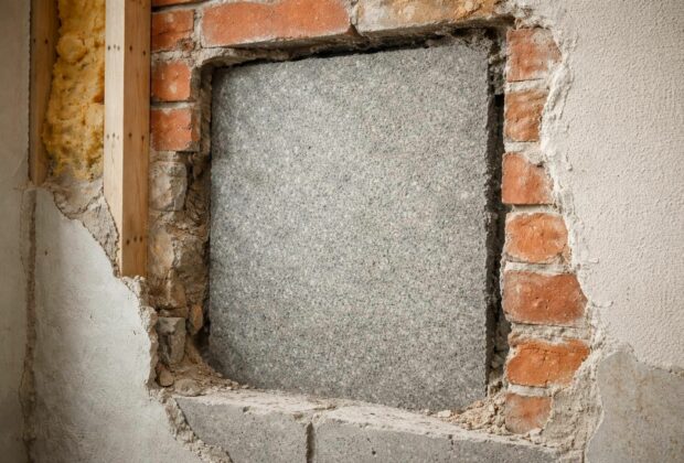 découvrez comment sécuriser efficacement votre foyer en utilisant une plaque d'amiante dans le mur, en respectant les normes de sécurité et les bonnes pratiques pour protéger votre santé et votre habitation.