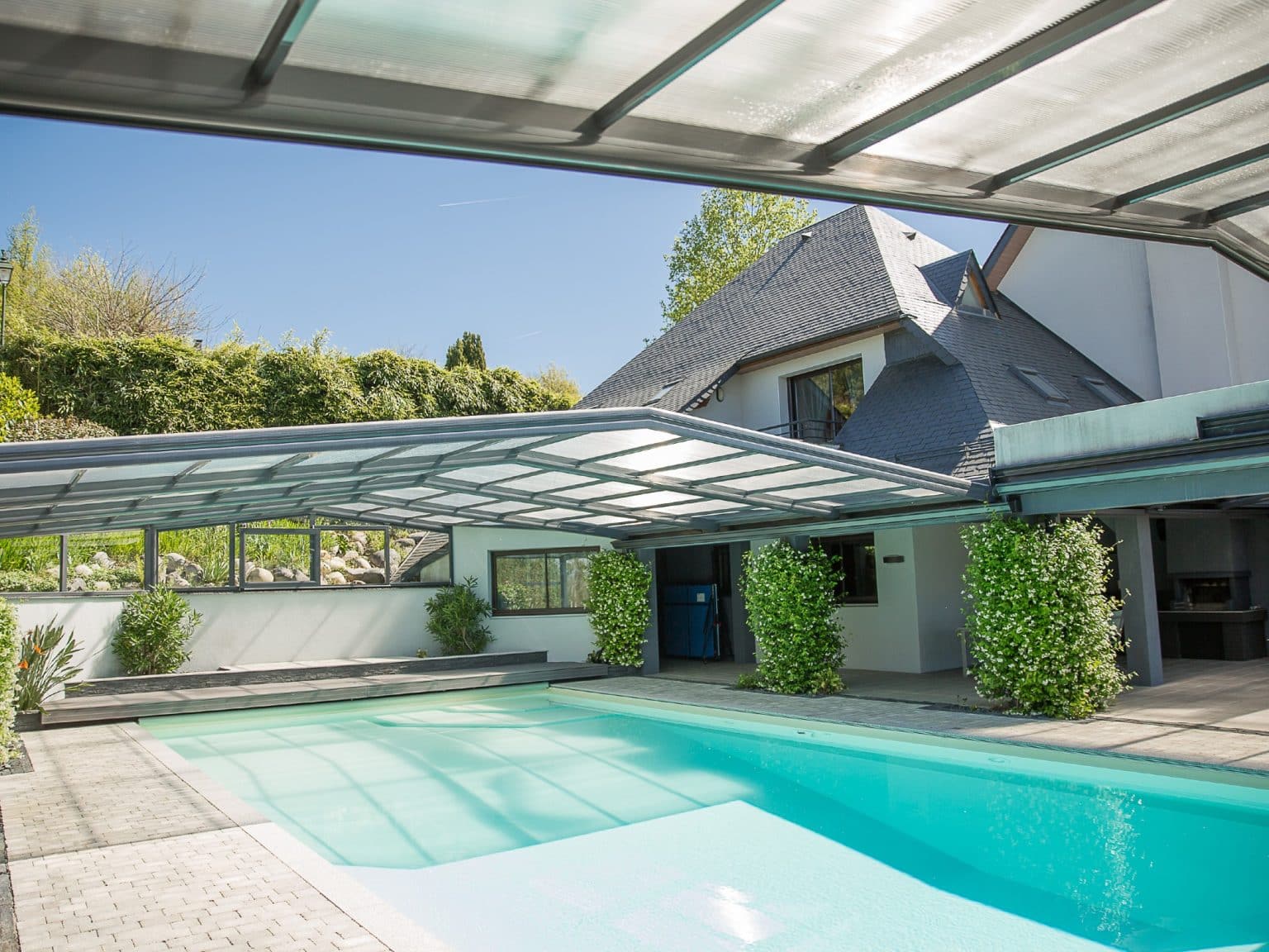 ouverture abri piscine