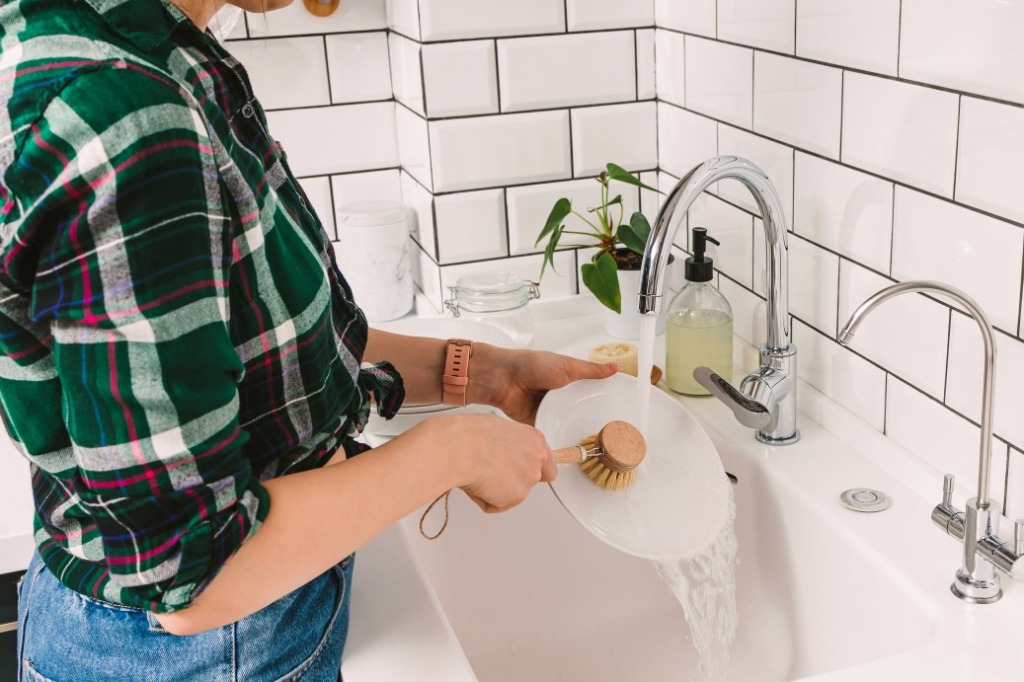 entretenir canalisation de maison lors de la vaisselle