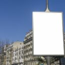 plaque signalétique en plexiglas