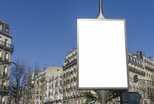 plaque signalétique en plexiglas