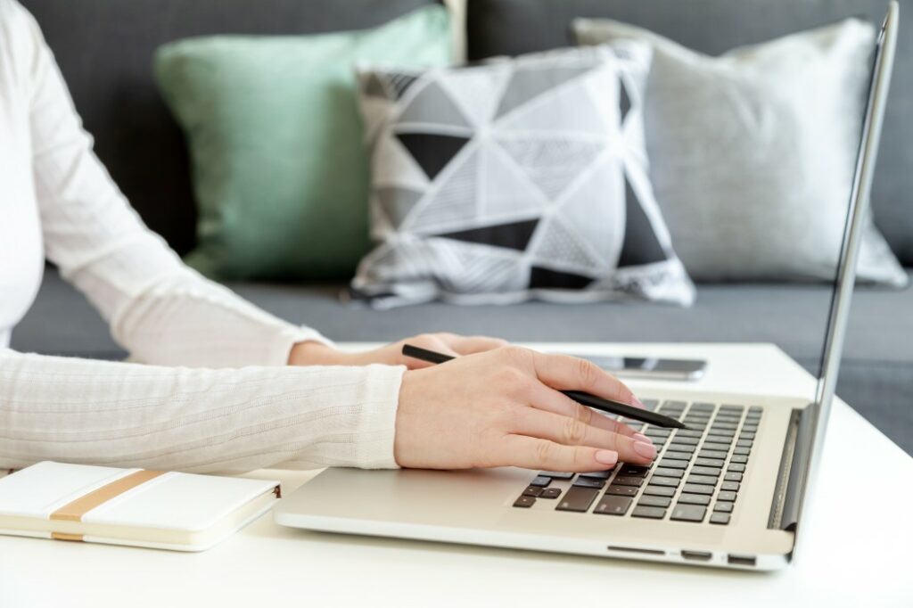 site Aladom emploi service a domicile