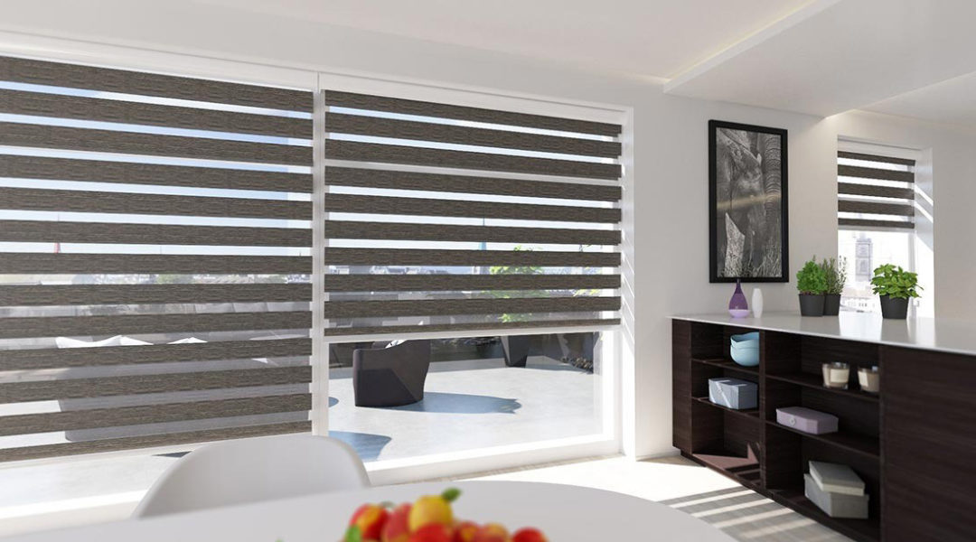 Comment choisir des stores enrouleurs jour nuit pour une chambre